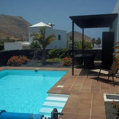 Villa Yaiza Sleeps 6 Pool Wifi Yaiza (Lanzarote)